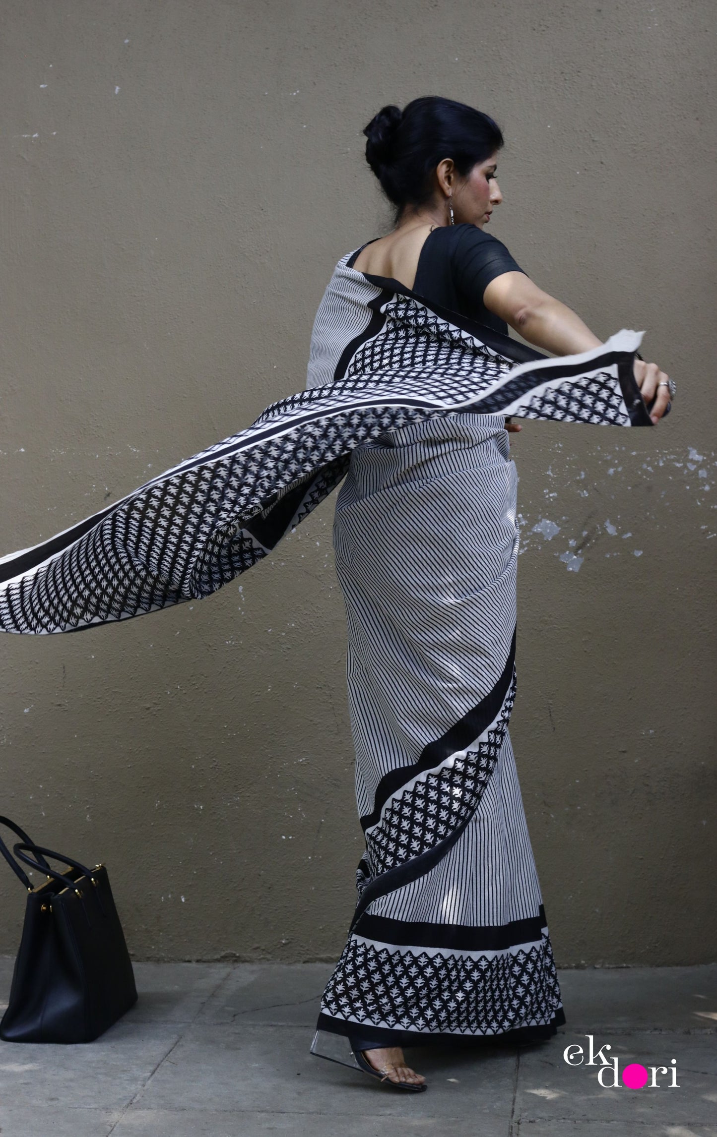 Buy Block Printed Cotton Work Saree Online : 'Boss Babe In Black' Block Print Cotton Saree
