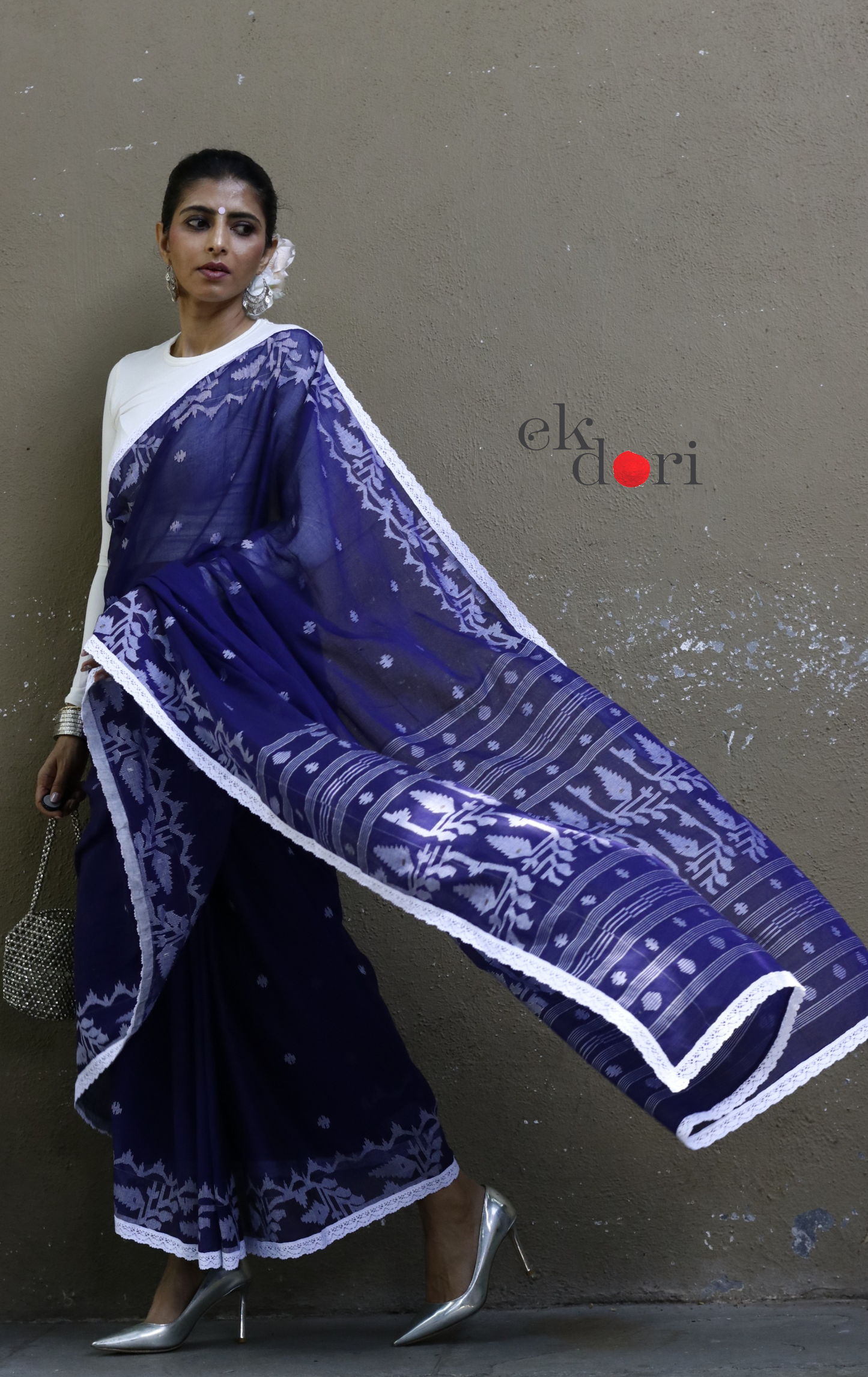 Buy Blue Soft Cotton Needle Jamdani Saree : Needle Jamdani Handmade Handloom Saree 'Siyahi'