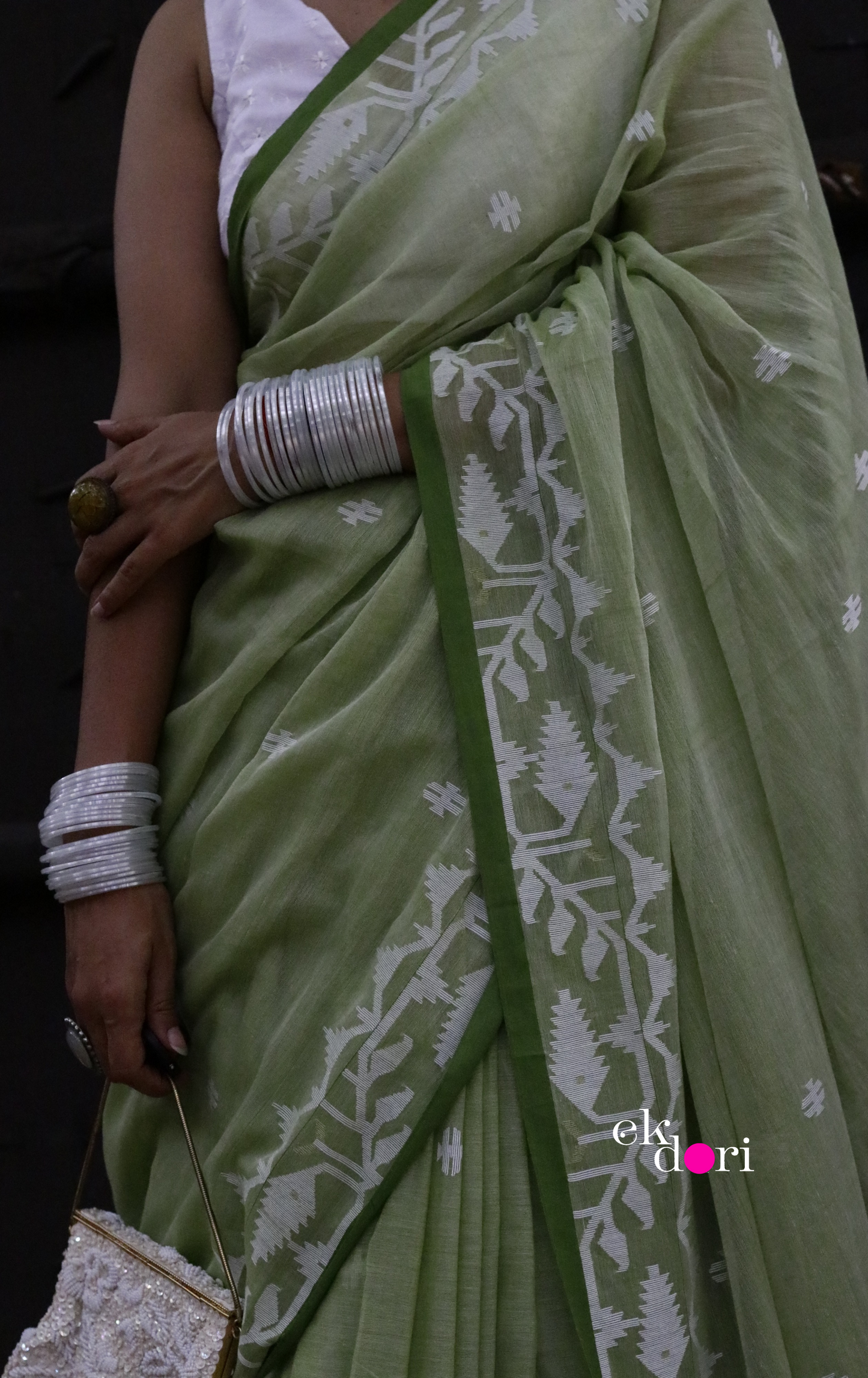 Buy Green Muslin Cotton Jamdani Saree : Green Pista & Pearls Needle Jamdani Handmade Saree