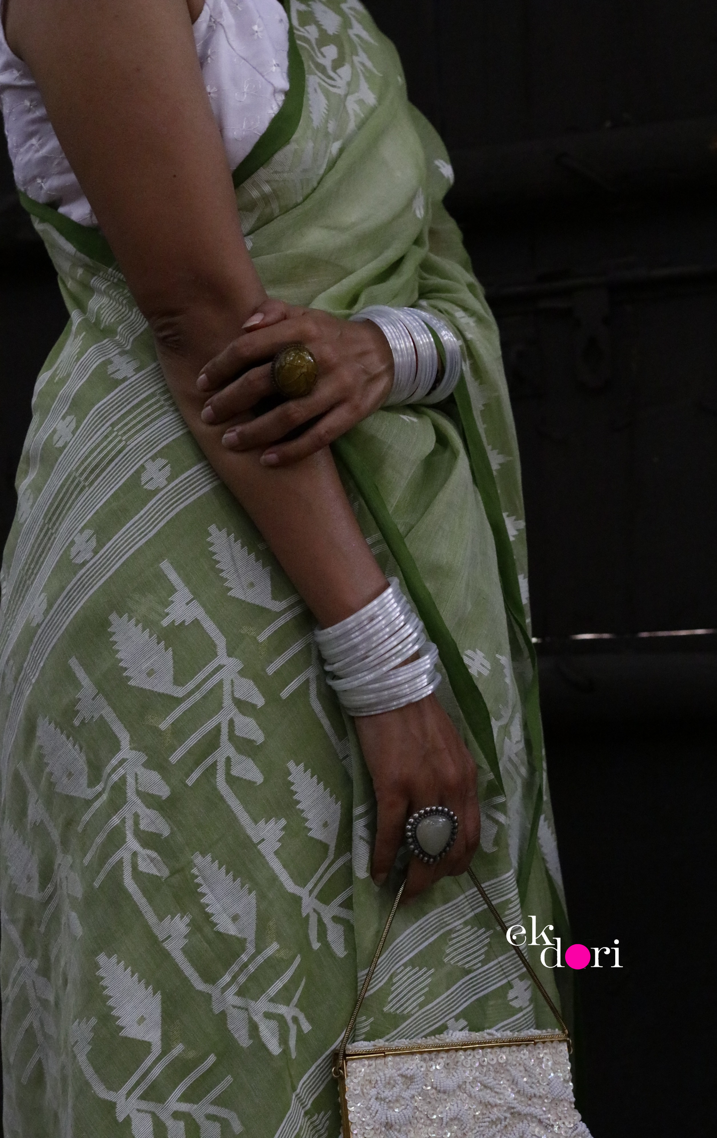Buy Green Muslin Cotton Jamdani Saree : Green Pista & Pearls Needle Jamdani Handmade Saree