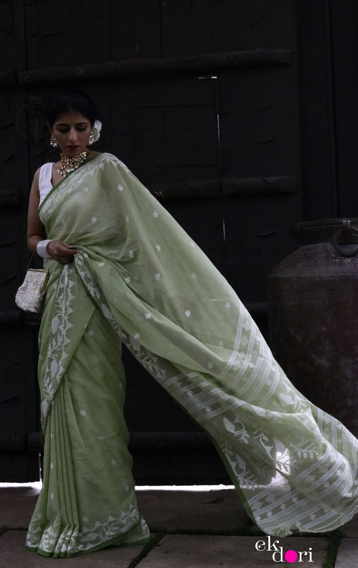 Buy Green Muslin Cotton Jamdani Saree : Green Pista & Pearls Needle Jamdani Handmade Saree