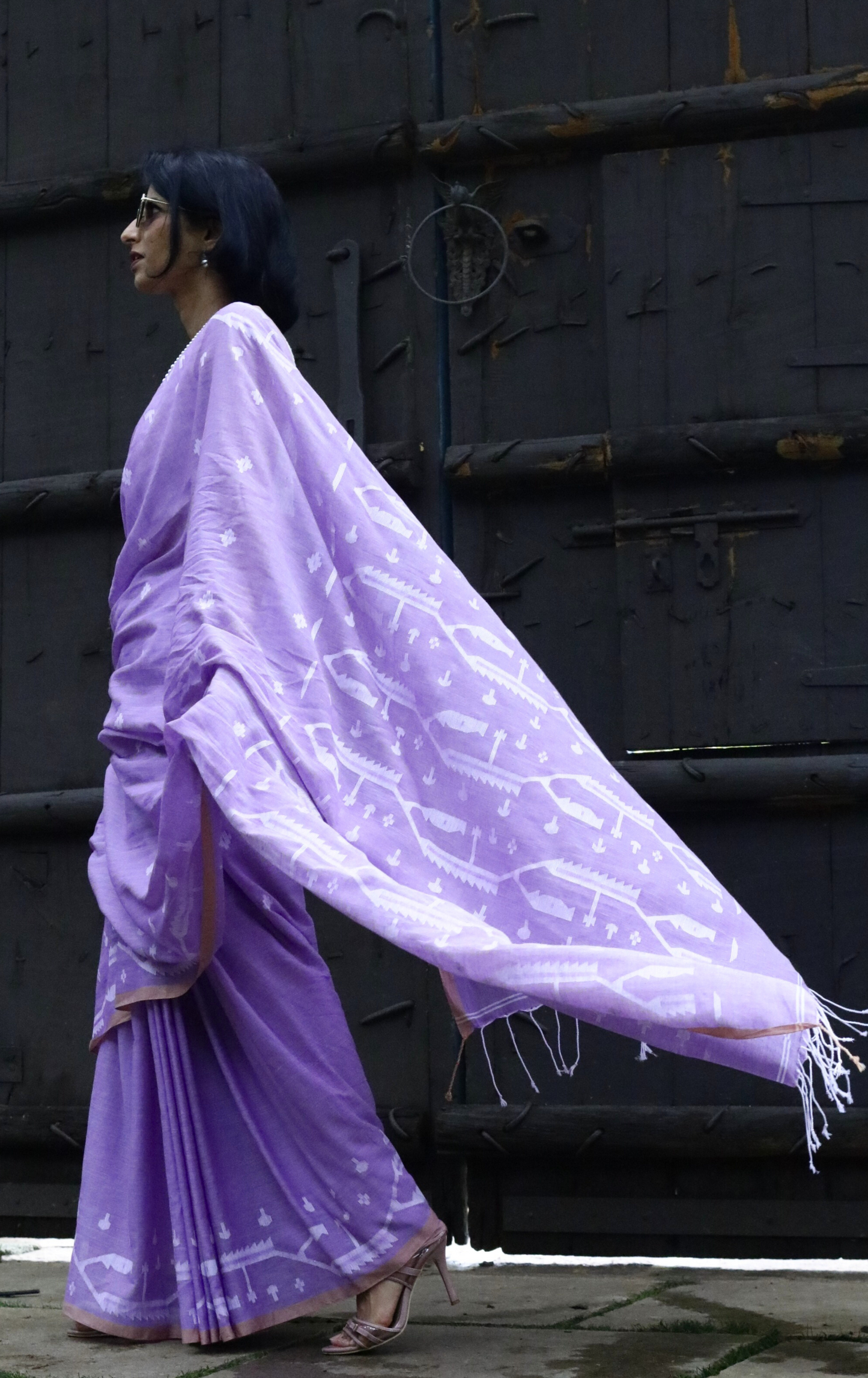Buy Mauve Cotton Jamdani Saree : Purple 'Mauve Magic' Needle Jamdani Handmade Saree