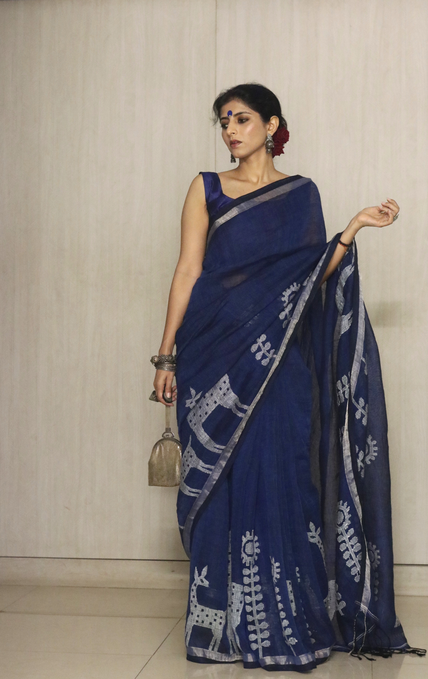 Buy 'Mother Deer' Navy Blue Linen Cotton Jamdani Saree : Navy Blue Needle Jamdani Handmade Saree