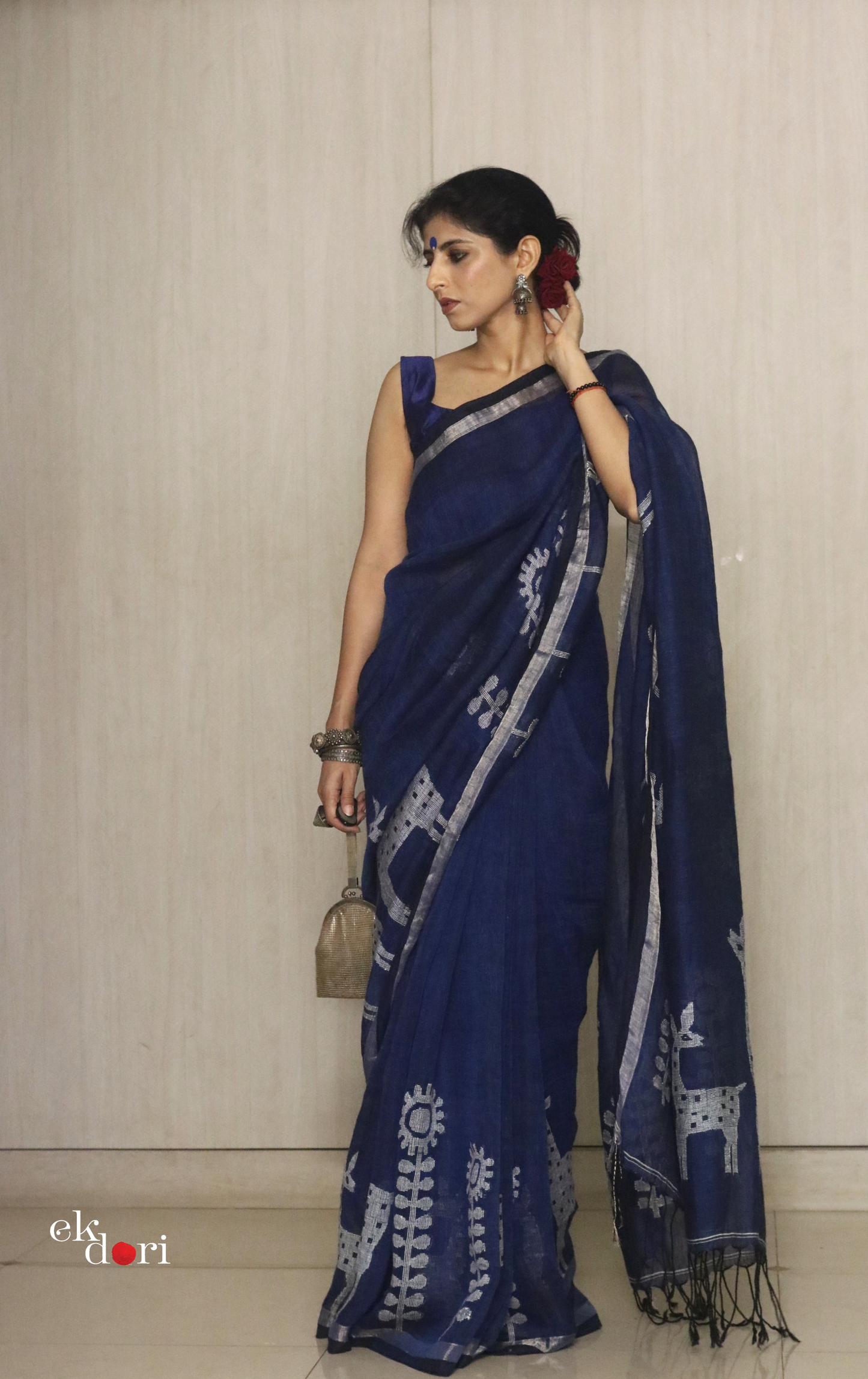 Buy 'Mother Deer' Navy Blue Linen Cotton Jamdani Saree : Navy Blue Needle Jamdani Handmade Saree