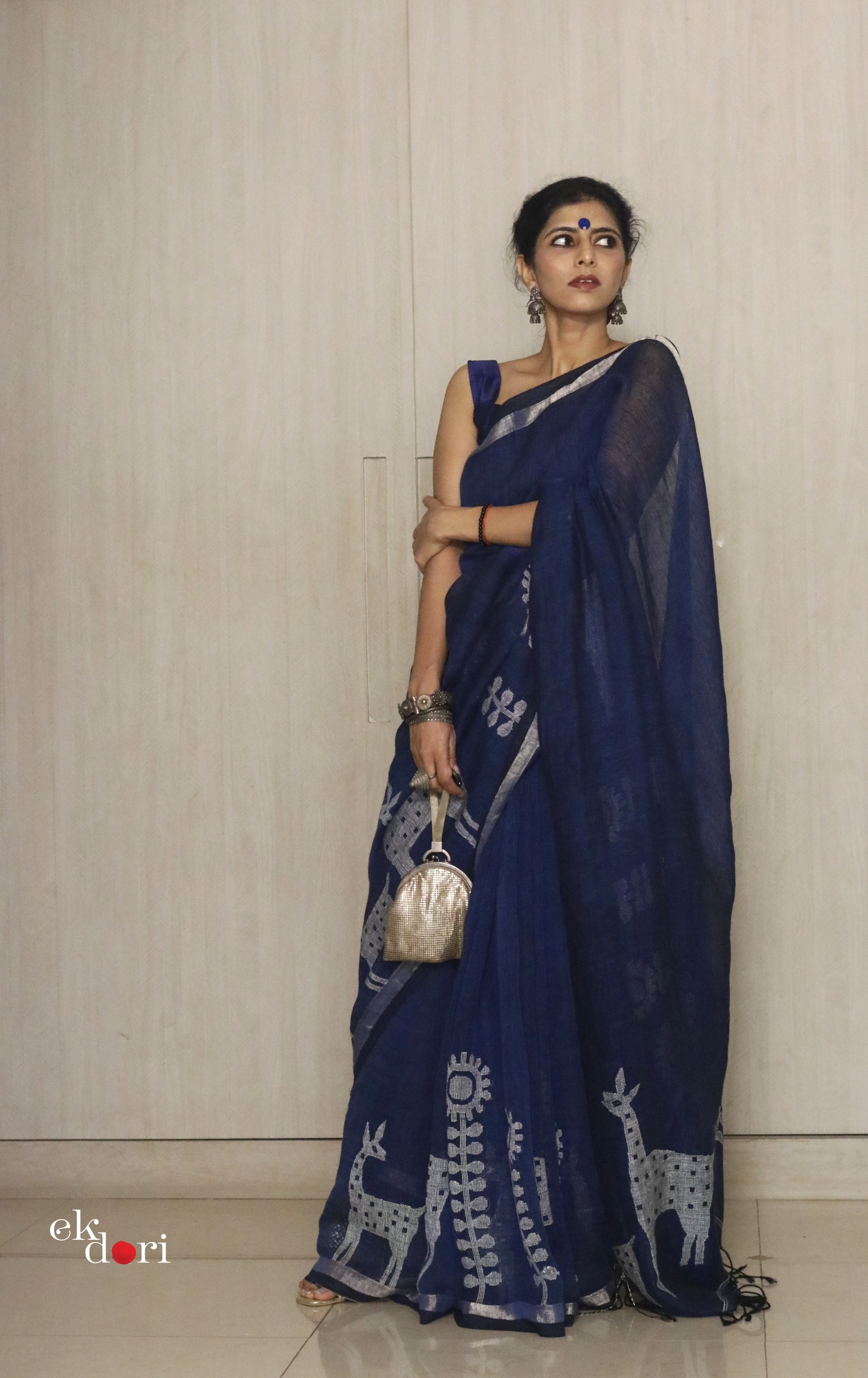 Buy 'Mother Deer' Navy Blue Linen Cotton Jamdani Saree : Navy Blue Needle Jamdani Handmade Saree