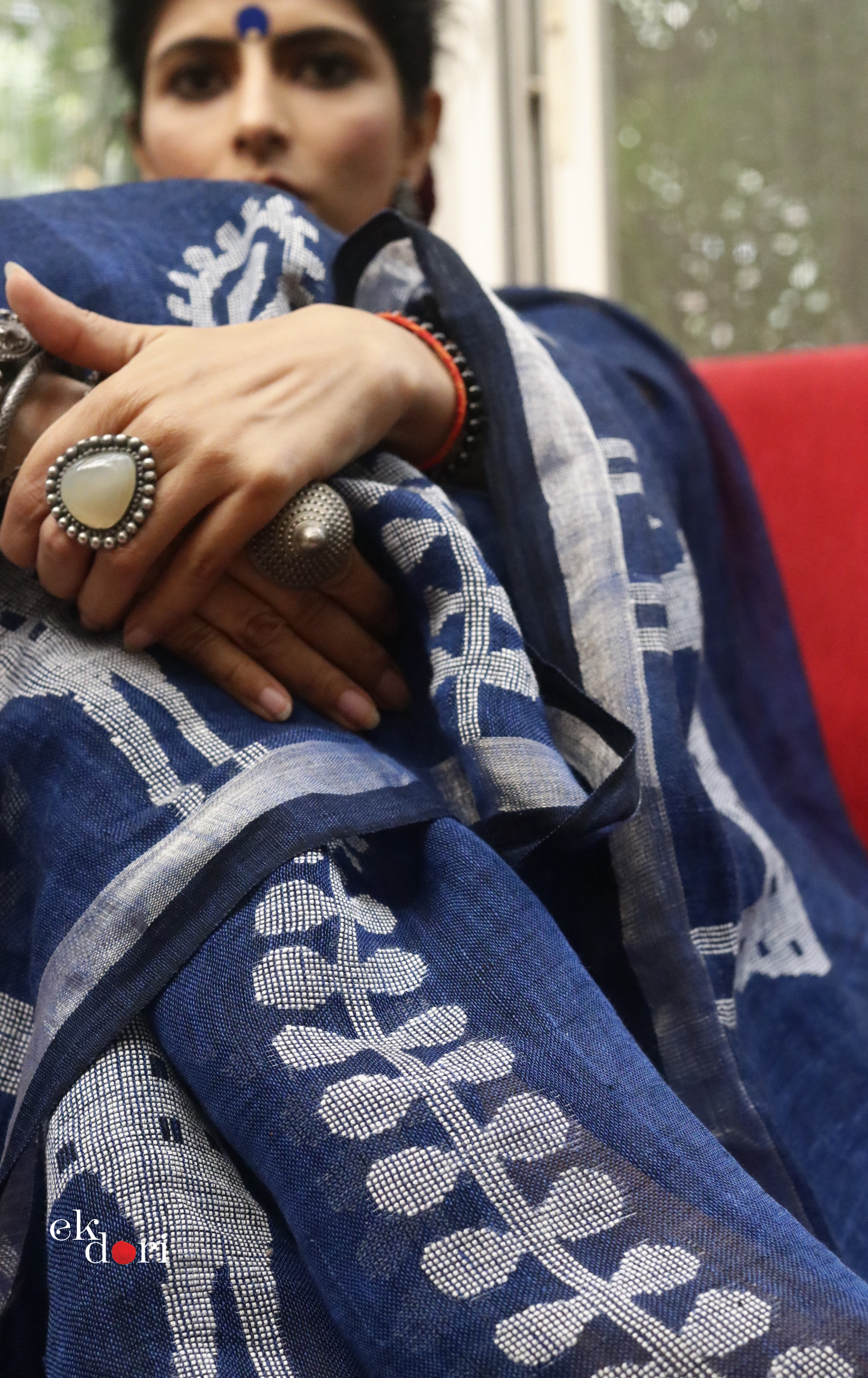 Buy 'Mother Deer' Navy Blue Linen Cotton Jamdani Saree : Navy Blue Needle Jamdani Handmade Saree