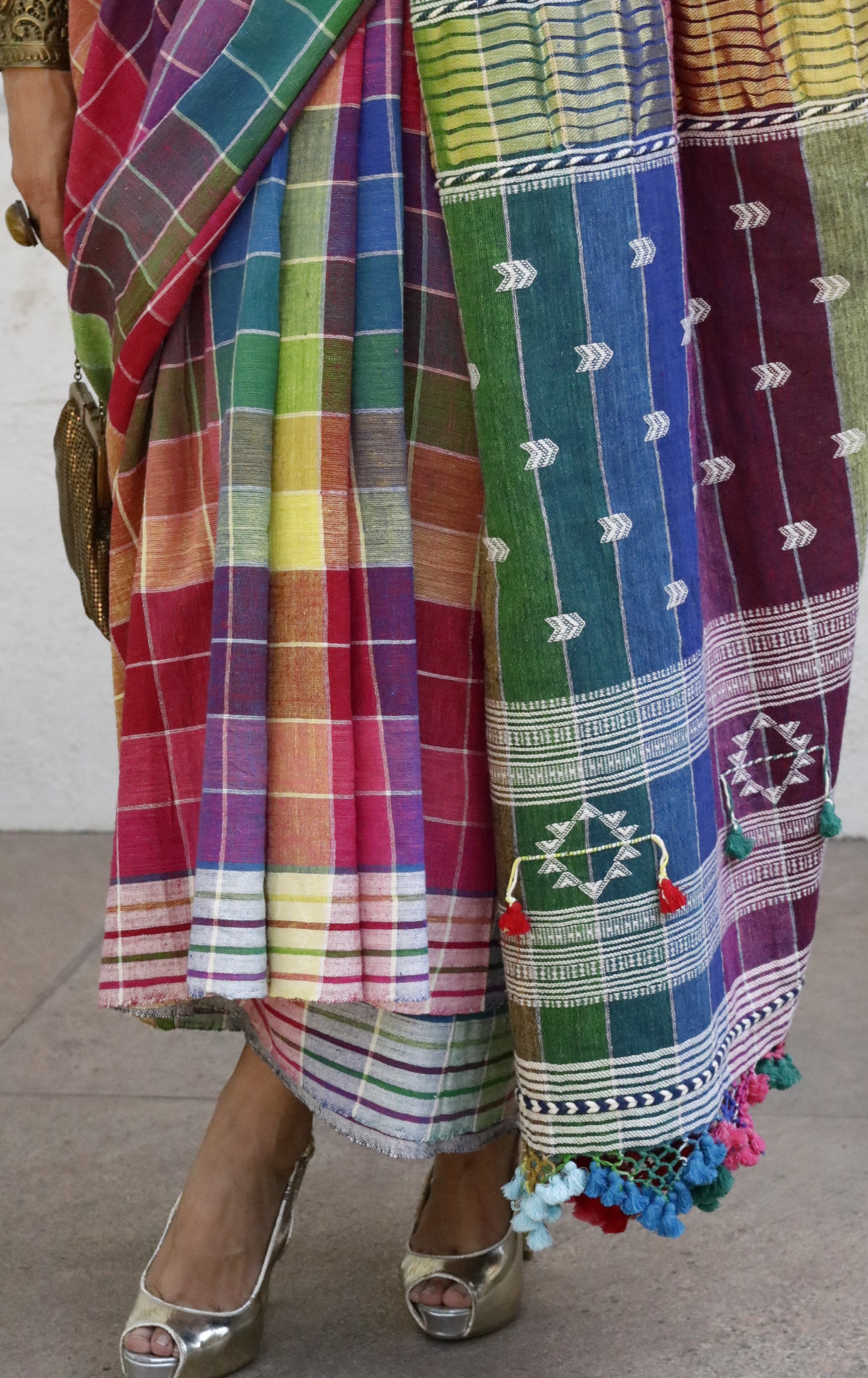 The Pink ' Check Mate' Rainbow Bhujodi Saree : Pure Kala Cotton Bhujodi Handloom Saree