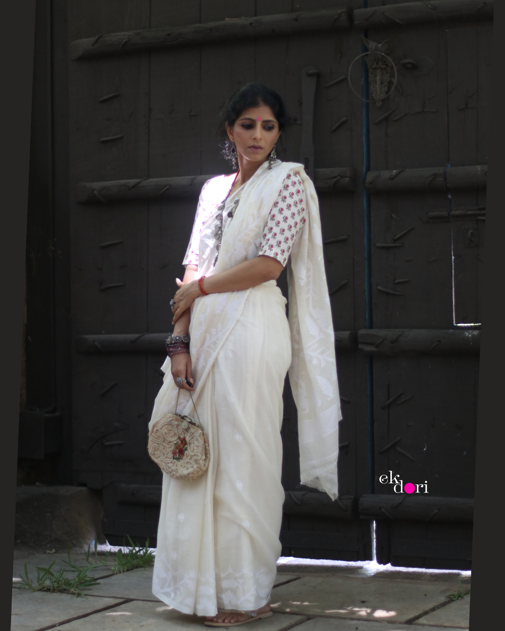 Buy Muslin White Jamdani Saree : Moonlight White Jamdani Saree