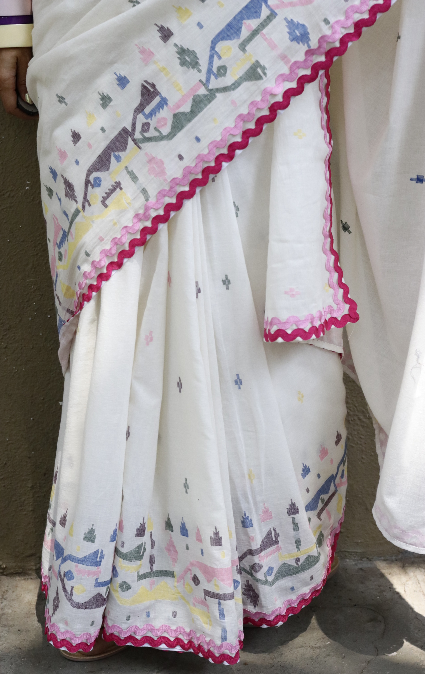Buy 'Candy Crush' Fun Cotton Jamdani Saree : Fun Pop Of Colours On White Needle Jamdani Handmade Saree