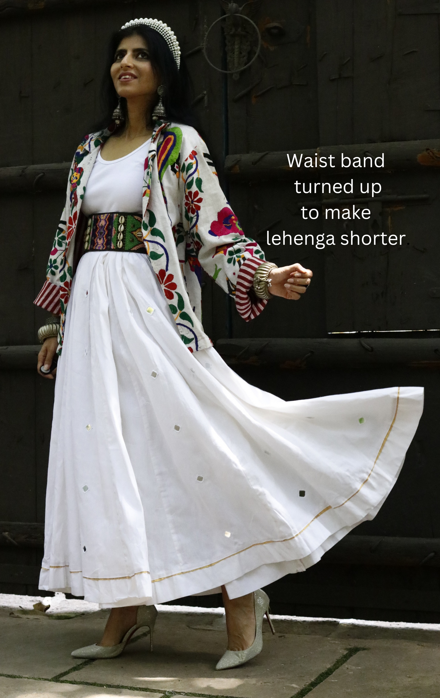 'Taj Mahal' Mirror Work Cotton Lehenga : Festive Ivory Colour Navratri Kutch Lehenga With Mirror Work