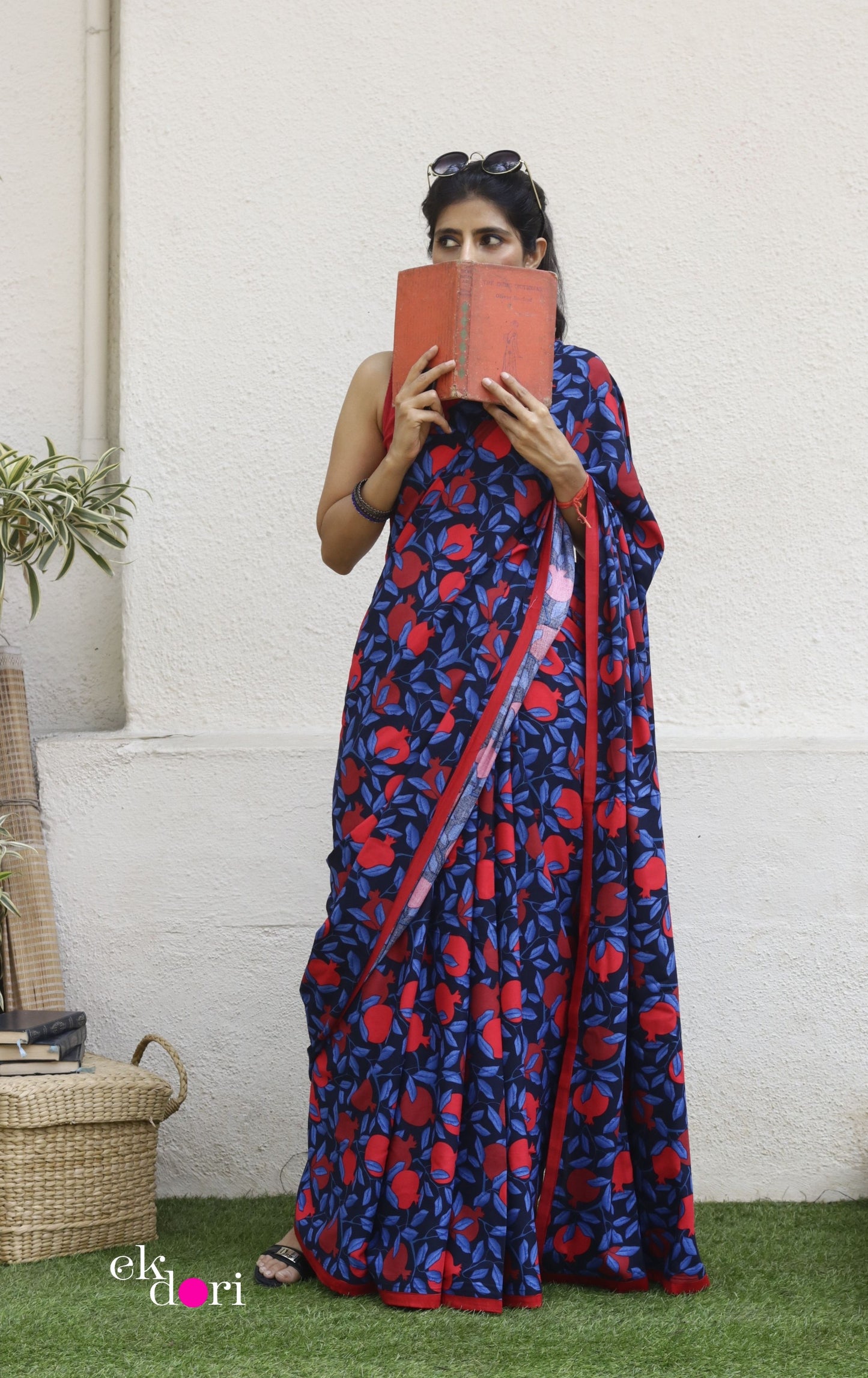 Anaar Saree In Black: Fun Under The Sun Saree Collection : Fun Printed Sarees For Summer