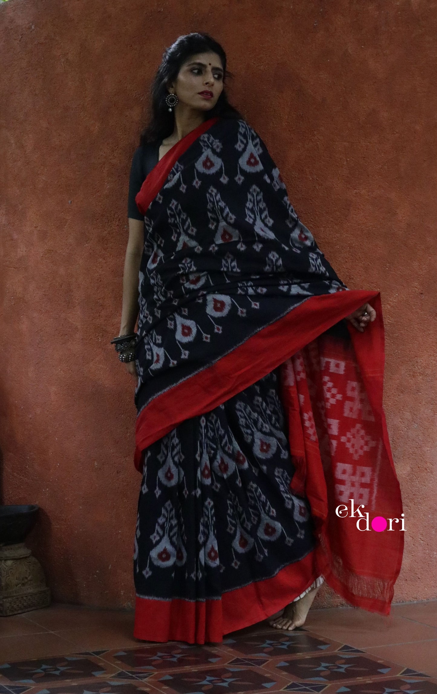 'Sandhya' Handloom Pochampally Ikat Saree : Workwear Saree Handloom Pochampally Ikat Saree
