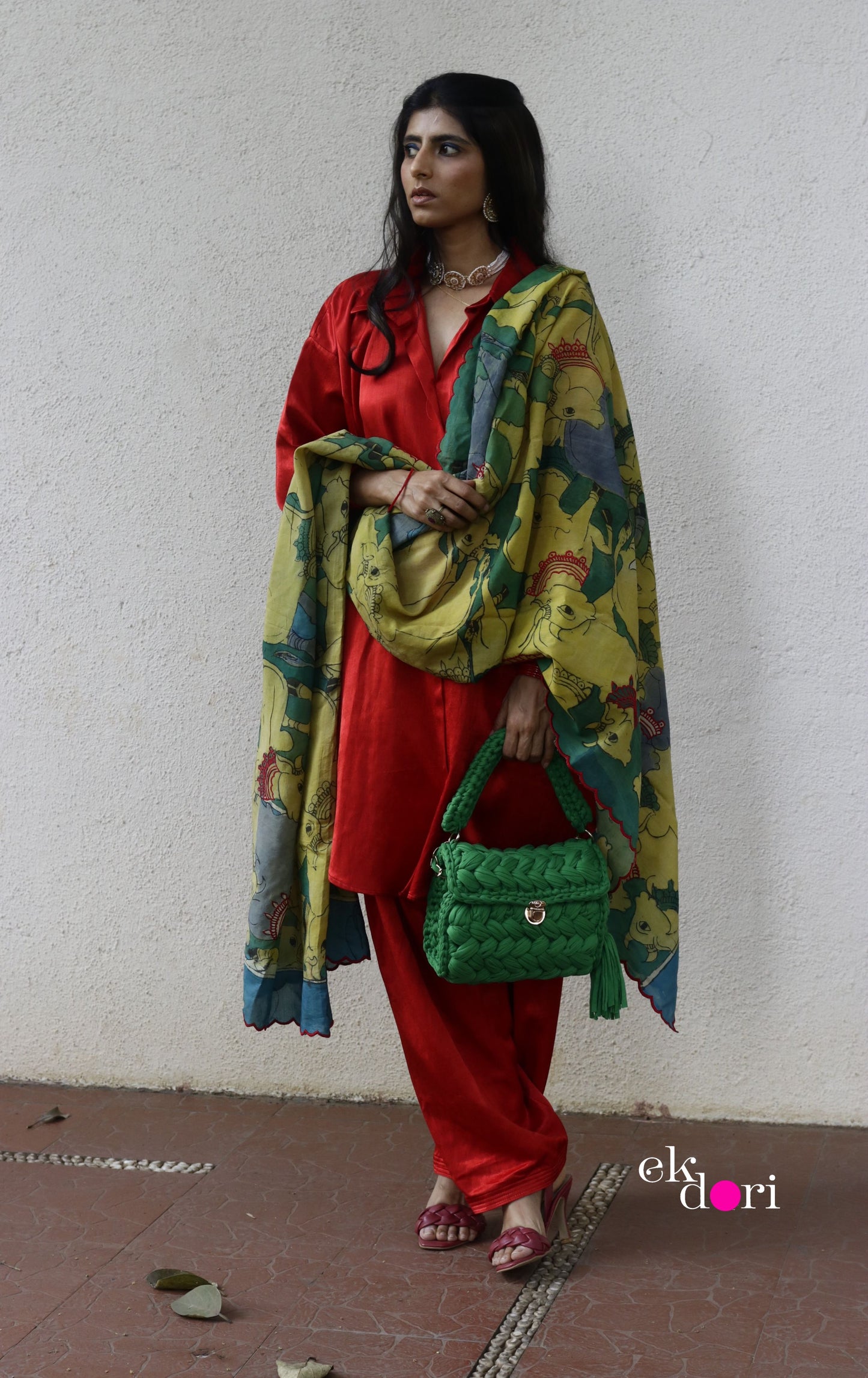 Nandi Pen Kalamkari Dupatta With Scalloped Edges & Embroidery : Festive Dupatta