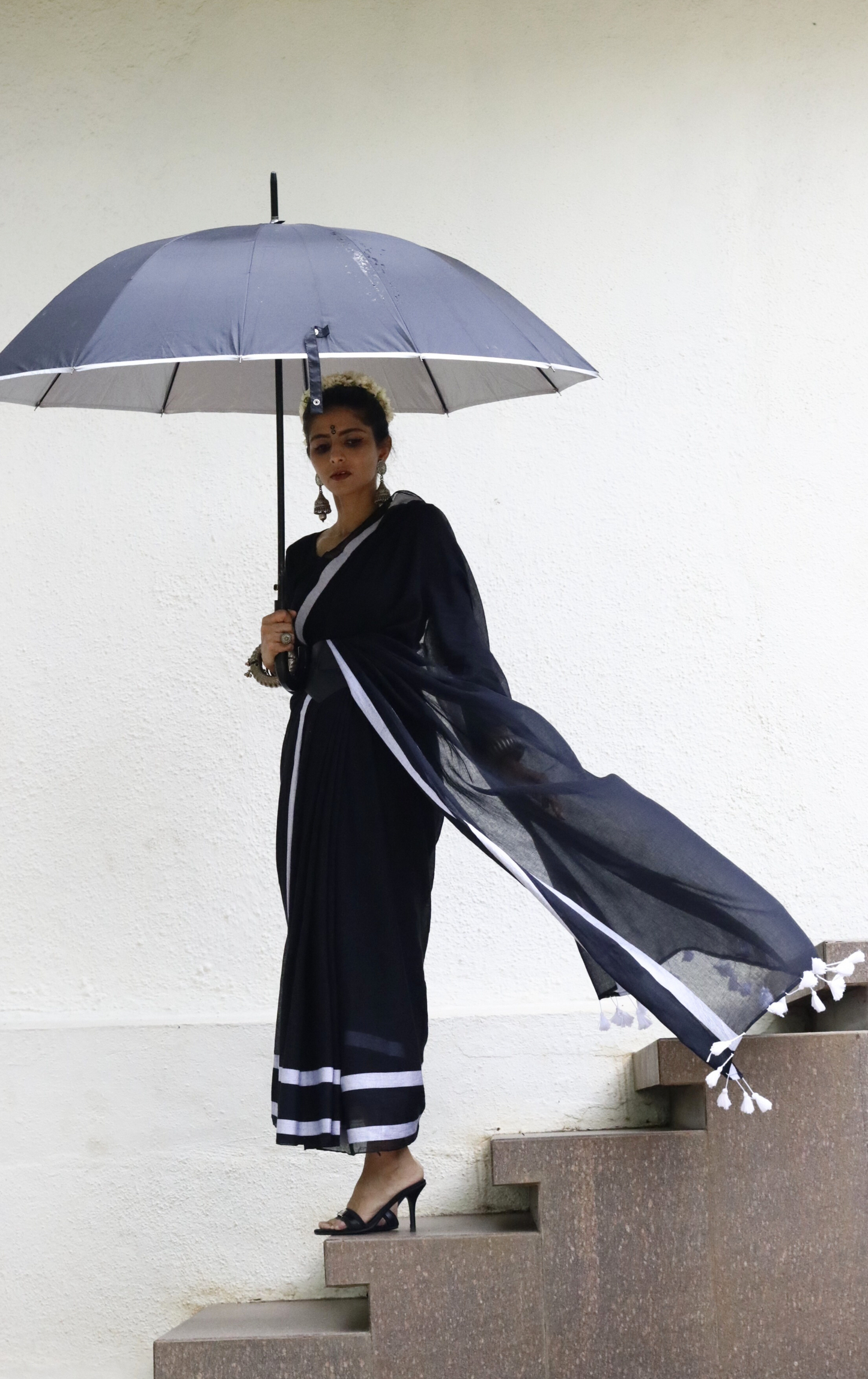 The Ivory & Coal Cotton Mul Saree : Buy Cotton Mul Sarees