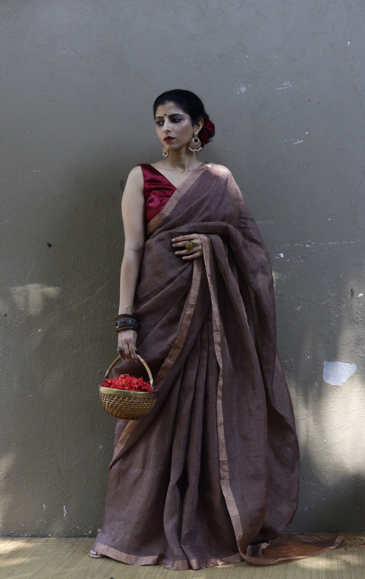 Buy Silk Linen 'Bronze Age' Bronze Gold Metallic Sari : Gold Silk Linen Summer Saree