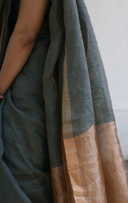 Buy Silk Linen 'Deep Green' Gold Metallic Sari : Green Gold Silk Linen Summer Saree