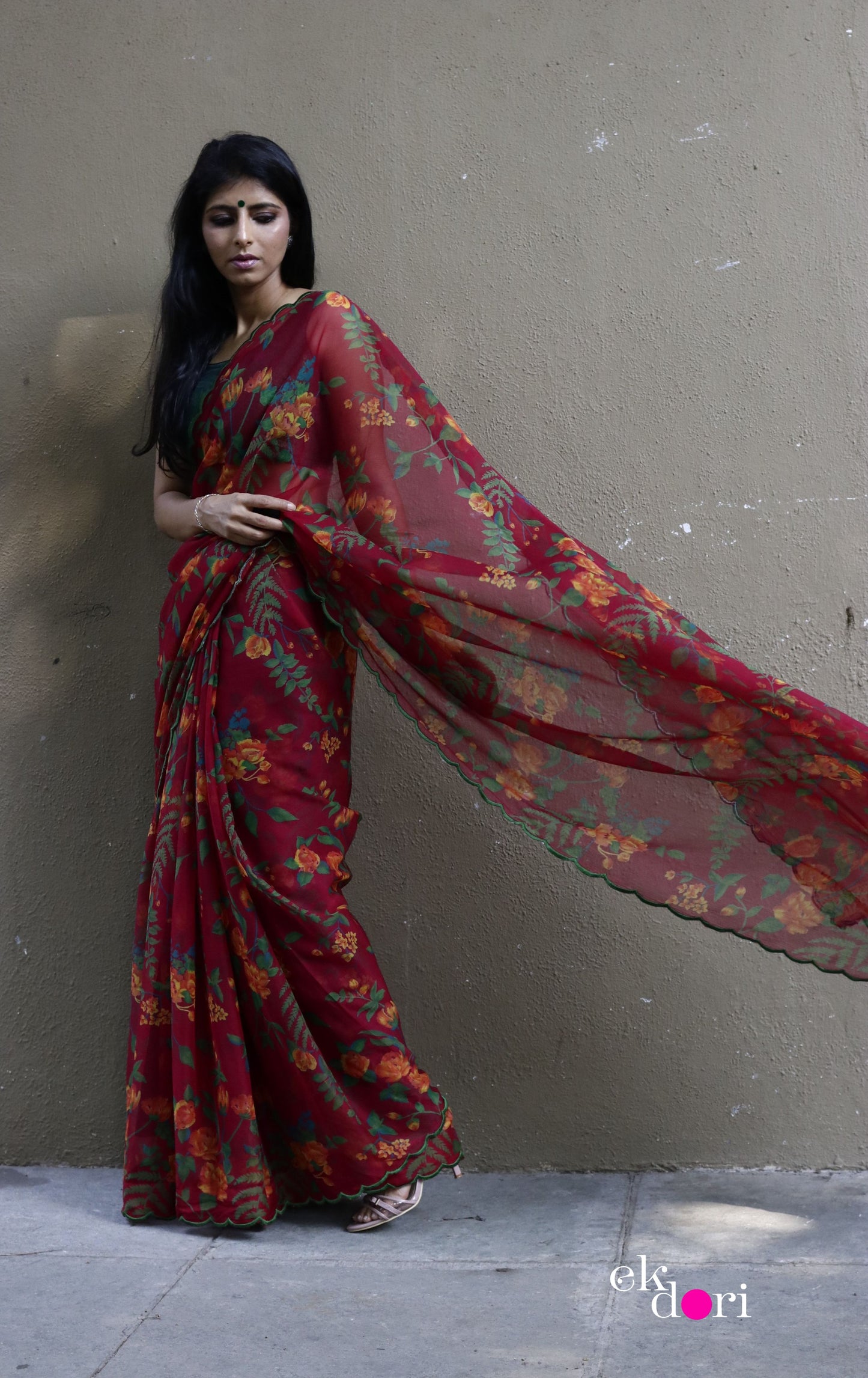 Buy Floral Chiffon Saree Online : 'True Love' Floral Semi Chiffon Saree With Scalloped Edges