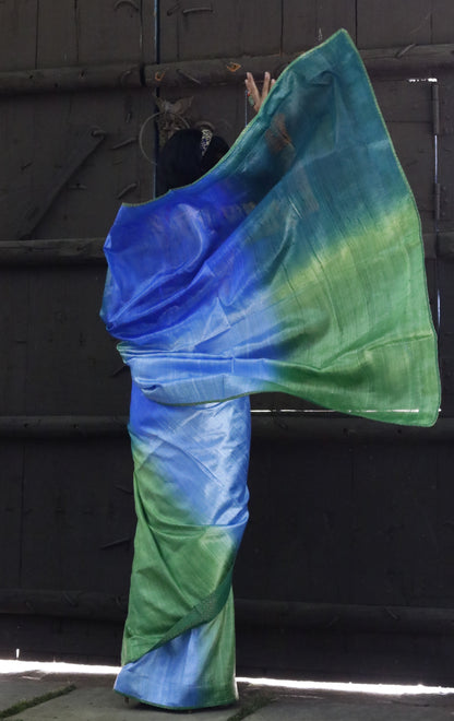 The Sea & Sky Raw Silk Shaded Saree : Ombre Blue Raw Silk Saree
