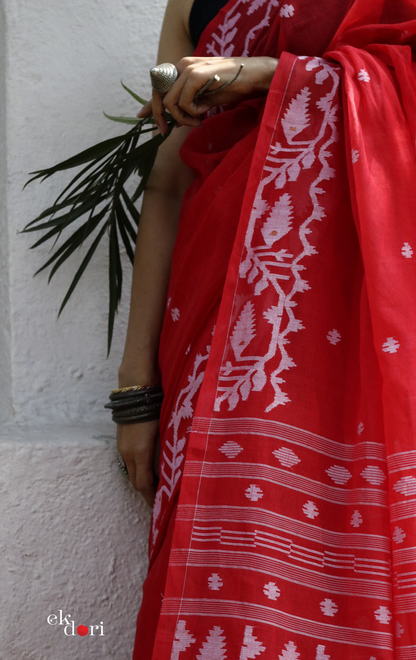 Buy Red Cotton Jamdani Saree : Red 'Laal Gulaal' Needle Jamdani Handmade Saree