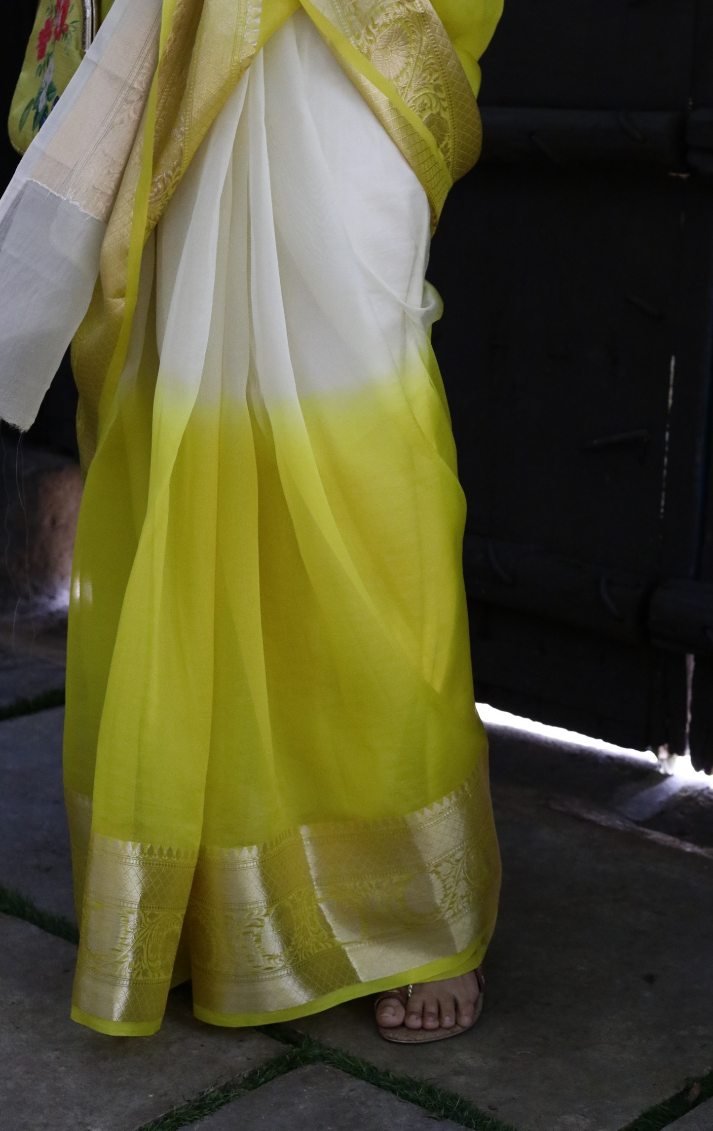 Buy 'Lemon Blossoms' Pure Organza Silk Saree With Banarasi Border: Summer Silk Banarasi Organza Saree