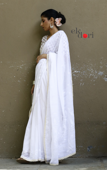 Buy White Soft Cotton Needle Jamdani Saree : Needle Jamdani Handmade Handloom Saree 'Chaandani'