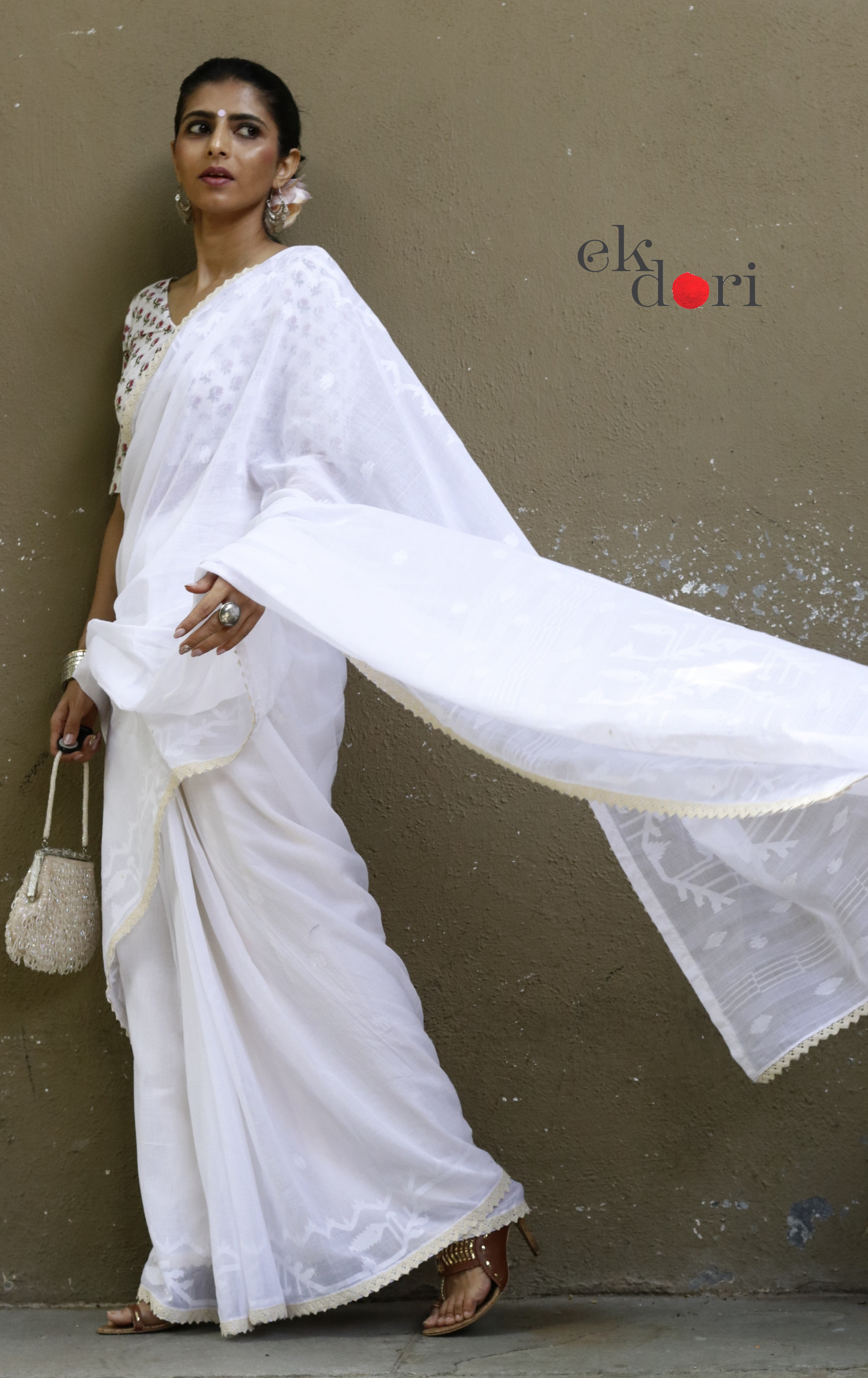 Buy White Soft Cotton Needle Jamdani Saree : Needle Jamdani Handmade Handloom Saree 'Chaandani'