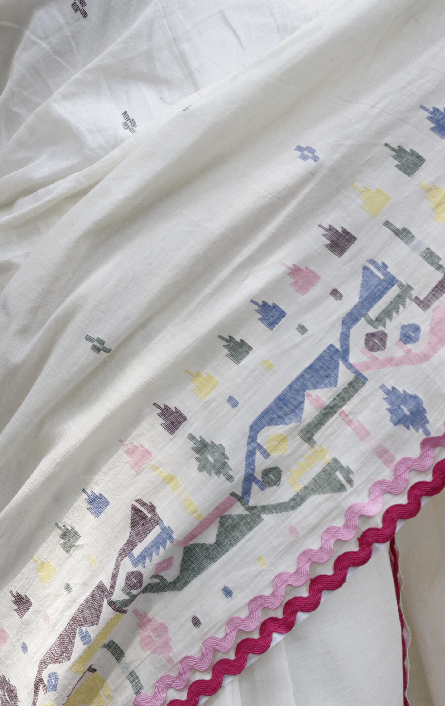 Buy 'Candy Crush' Fun Cotton Jamdani Saree : Fun Pop Of Colours On White Needle Jamdani Handmade Saree