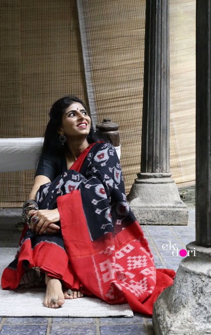 'Sandhya' Handloom Pochampally Ikat Saree : Workwear Saree Handloom Pochampally Ikat Saree