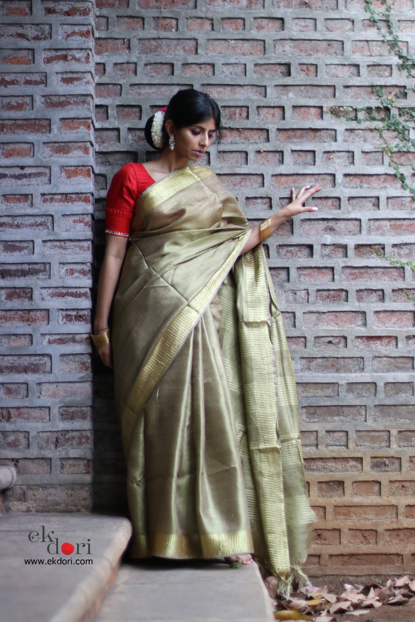 Buy Tissue Linen Bronze Sari : Muddy Bronze Tissue Linen Saree
