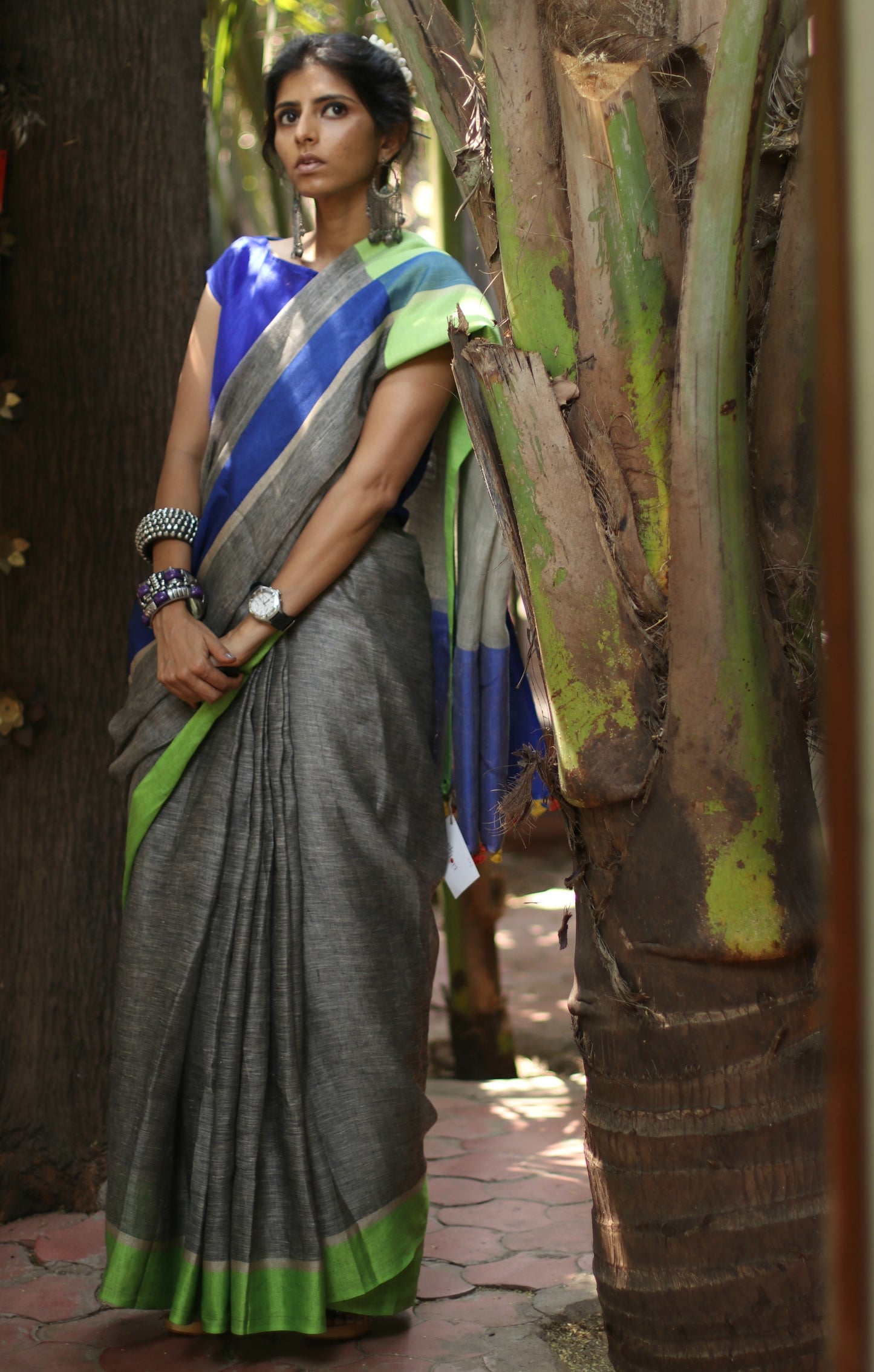 Buy Grey Linen Saree : Moonlit Night Grey Pure Linen Saree