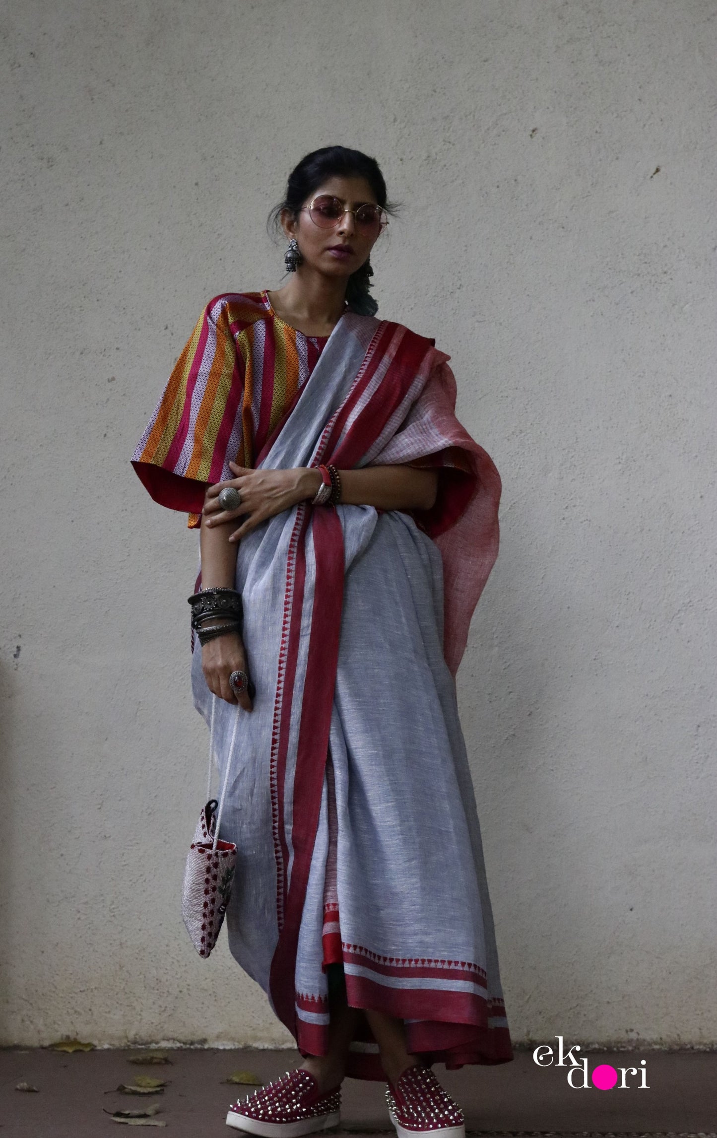 Buy Pure Linen Saree Online : Red On Grey Pure Linen Summer Saree