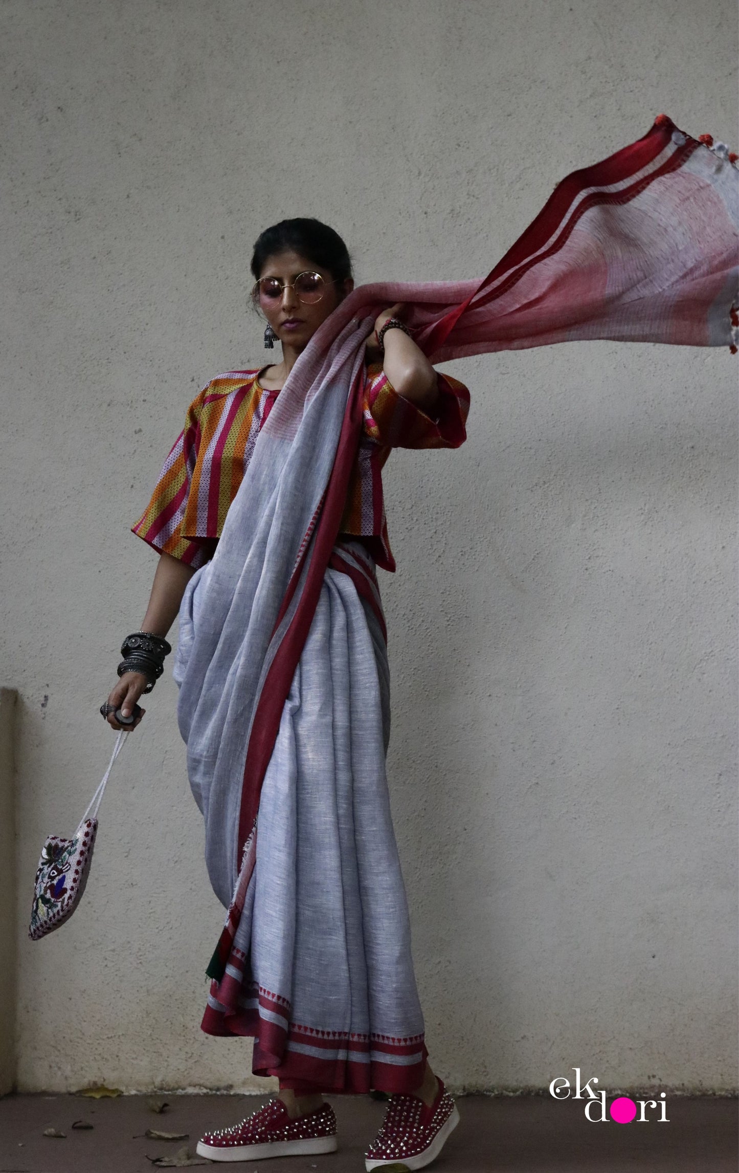 Buy Pure Linen Saree Online : Red On Grey Pure Linen Summer Saree