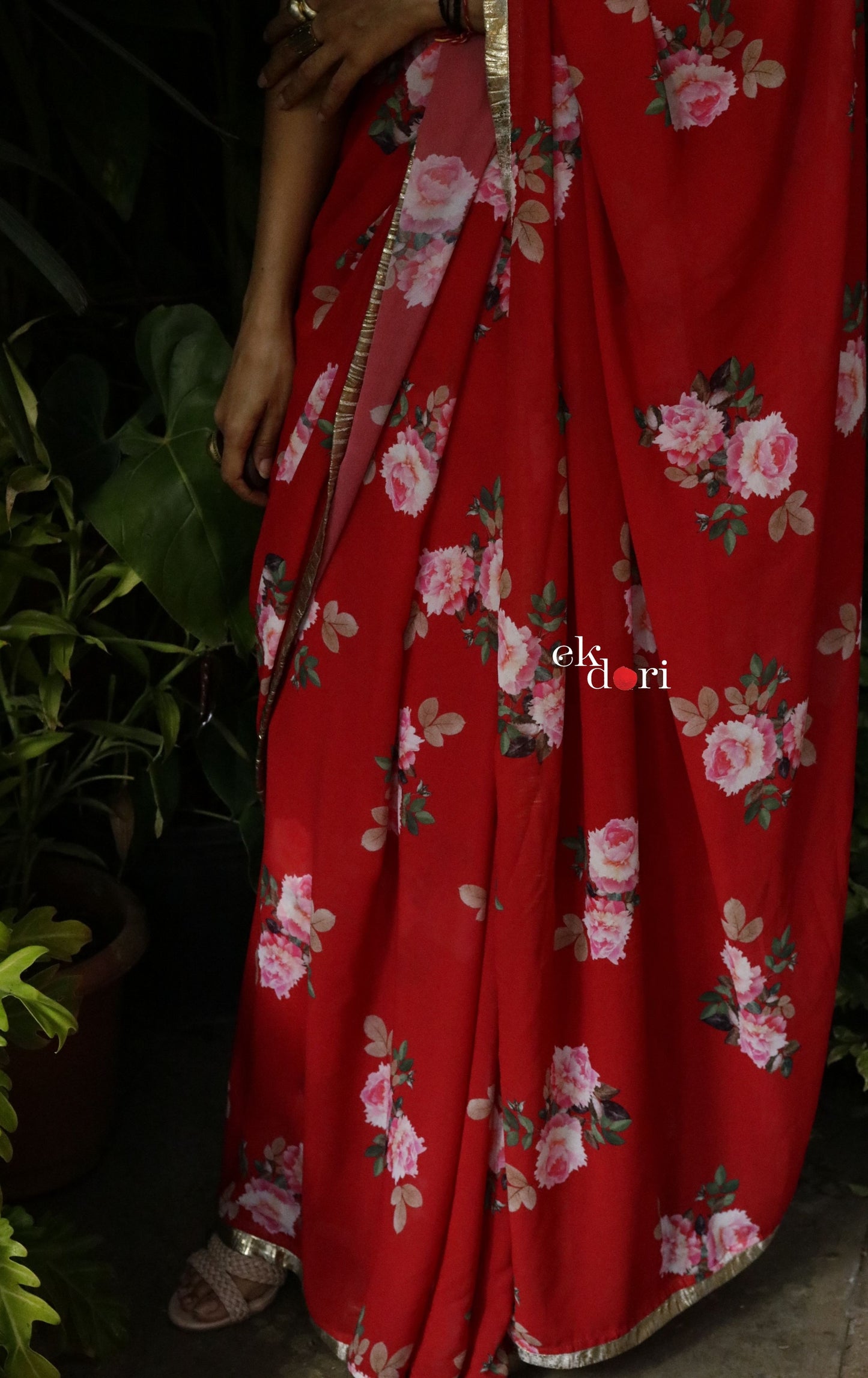 'The Queen' Red Floral Georgette Saree : Buy Festive Sarees Online